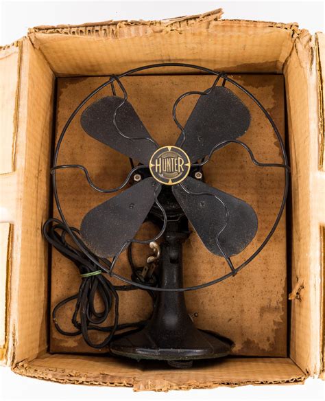 Disassembling Hunter Oscillating Fan 的图像结果