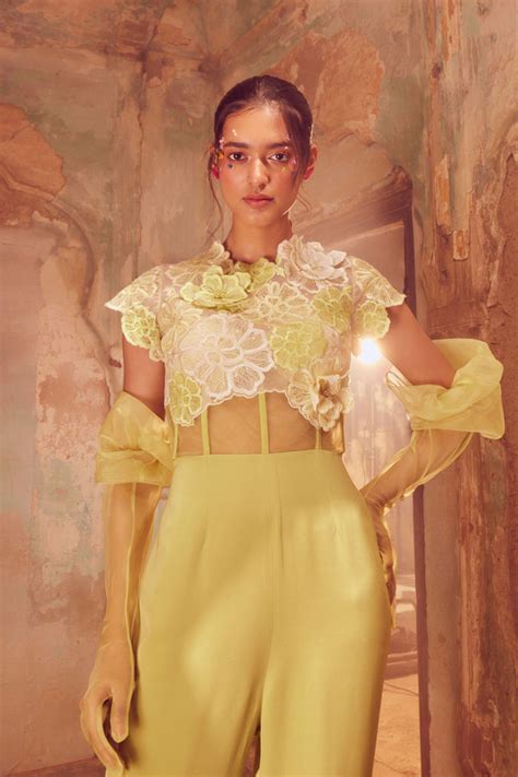 Shriya Som - 3D Floral Jumpsuit - Elahe