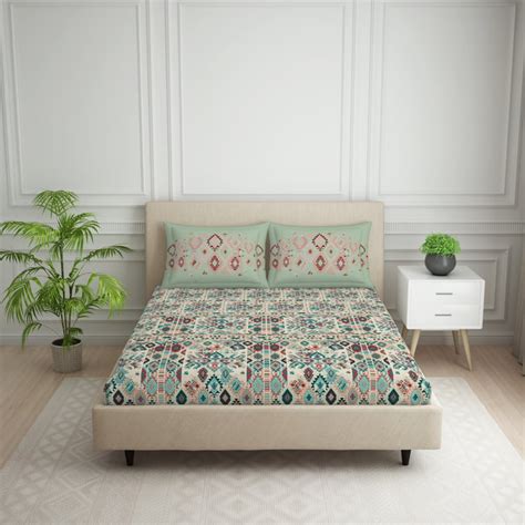 Buy SPACES Essentials Cotton 144TC Geometric Print 3Pcs Super King ...