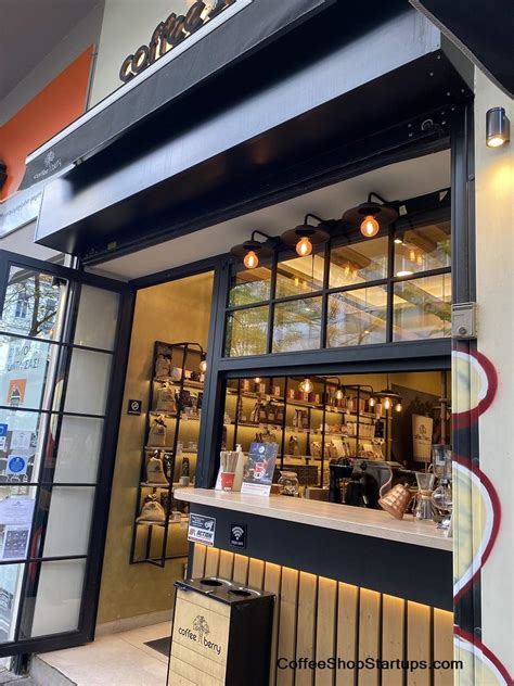 Small Cafe 的图像结果