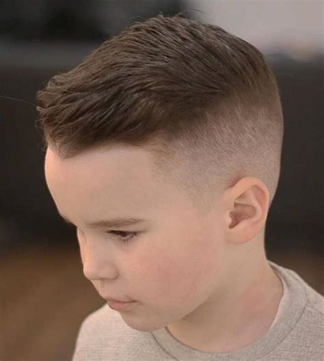 儿童发型男 2022年最流行的儿童发型男图片_配图网