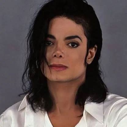 Chat with Michael Jackson - text or voice, Enjoy AI Chat Free & Safe