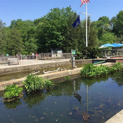 COLD SPRING HARBOR FISH HATCHERY & AQUARIUM (2026) All You Need to Know ...
