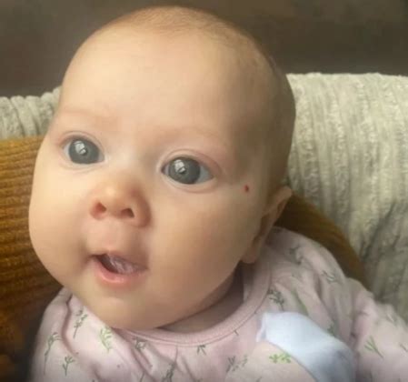 “Mi bebé nació con hermosos ojos azules, pero descubrimos algo terrible”