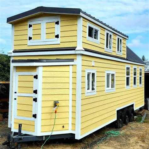 28' Tiny House on Wheels Has a Spacious Bedroom + Storage Loft