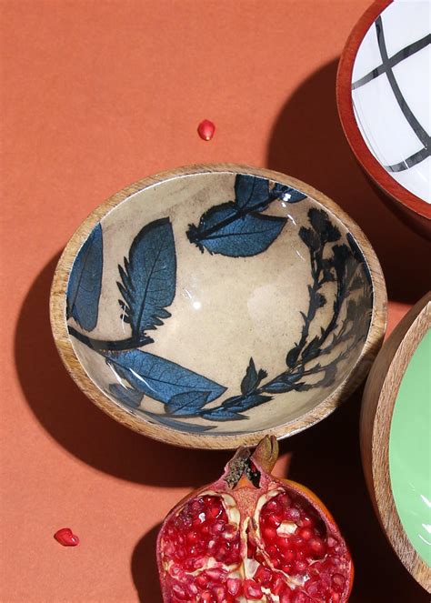 Get Blue Leaf Floral Pattern Mango Wood Bowl at ₹ 899 | LBB Shop