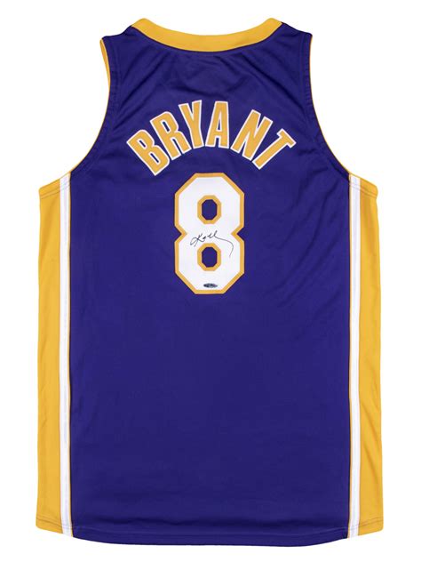 Kobe Bryant Signed Los Angeles Lakers Road No. 8 Jersey (UDA) | #4570349713
