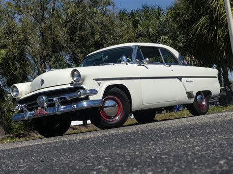 1954 Ford Crestline | Survivor Classic Cars Services
