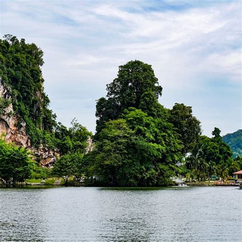 THE 10 BEST Restaurants Near Taman Rekreasi Gunung Lang