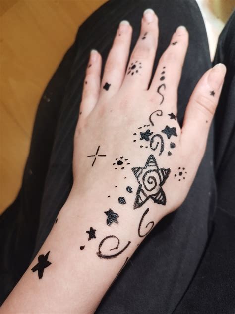 Expressions in Ink: Hand Tattoos and Their Stories - Fashion Tips Tricks in 2025 | Hand and ...