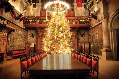 Christmas at the Biltmore Estate. Asheville, North Carolina. [1800x1200] : RoomPorn