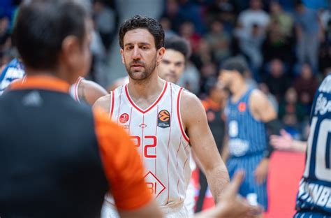 Itudis: "Micić je otišao u svlačionicu Efesa i doživeo..." - Euroleague ...