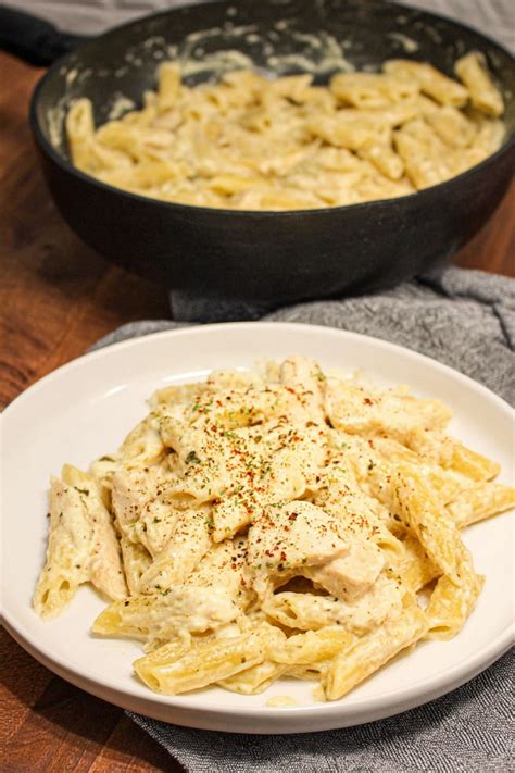 Easy Recipes – Creamy Chicken Alfredo Penne in One Pot