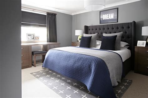 what should a man's bedroom look like