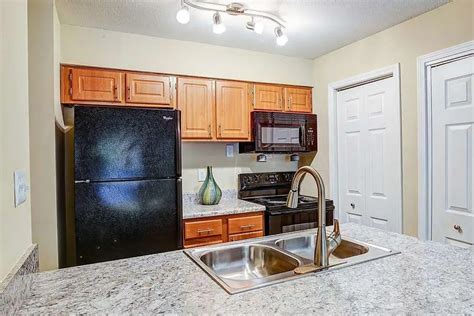 Highland Oaks Apartments - Winston-Salem, NC 27103 | ApartmentGuide.com