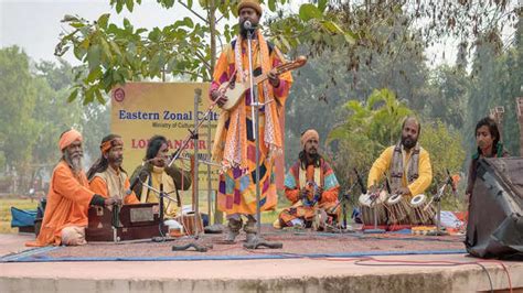 Bolpur-Shantiniketan holi celebration: what makes it unique | TimesTravel