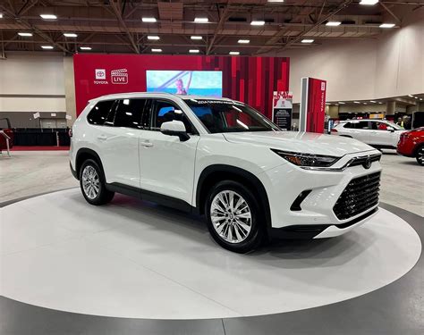 REVIEW: 2024 Toyota Grand Highlander Platinum