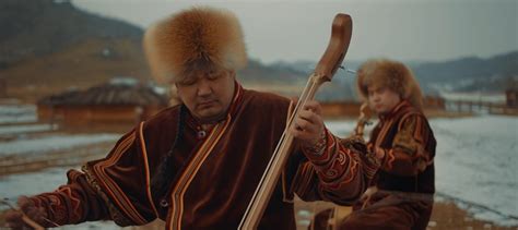 У них в юрте спутниковая тарелка и X-box: Режиссер фильма «Музыка ...