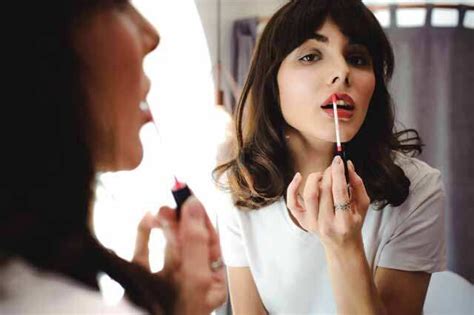Q tip makeup hacks | Femina.in