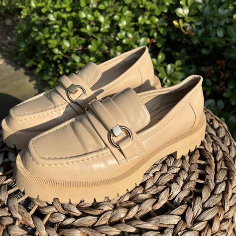 Zara Women's Cream and Tan Loafers | Depop