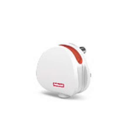 Goldmedal Fusion 16A 3Pin Plug | mykit | Buy online | Buy Goldmedal ...