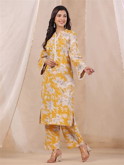 Women Pure Cotton Kurta With Pajama