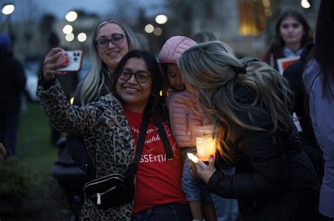Legacy Mount Hood Medical Center protest - oregonlive.com
