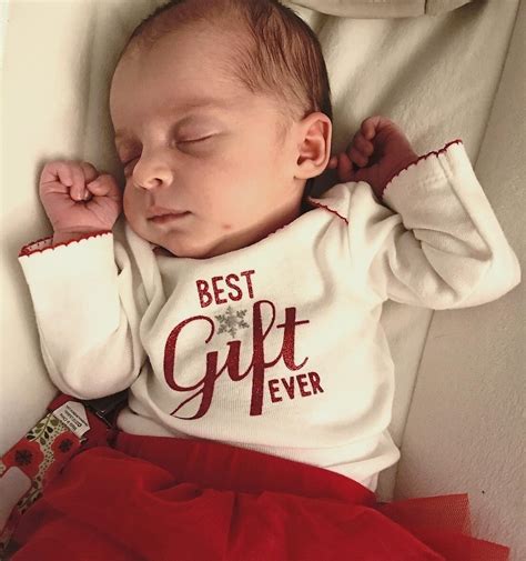 Baby born from 27-year-old frozen embryo in US, breaks record - India Today