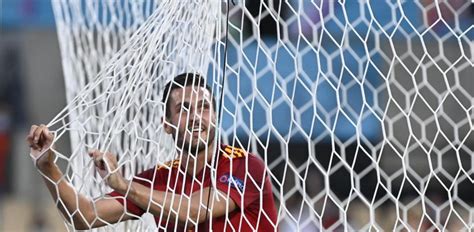 La Selección Española prepara en el estadio Petrovsky de San ...