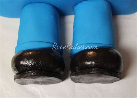 Image result for Minion Cake Tutorial