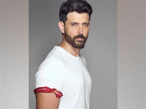Hrithik Roshan treats fans to video featuring his killer dance moves