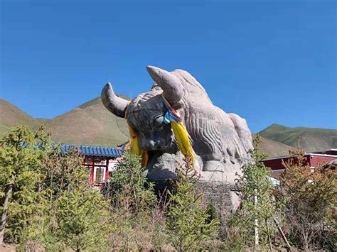 【携程攻略】湟源日月山景点,日月山海拔3520米，地处青藏高原腹地的三江源地区，是塞内外的分界线…