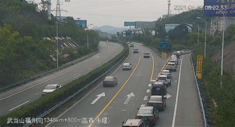去武当山的高速堵了2公里多，没想到……|陕西|应急车道_新浪新闻