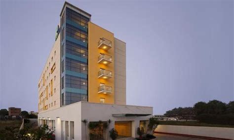 Hotel Holiday Inn Express, Nashik - Photos, Reviews, Updated Prices