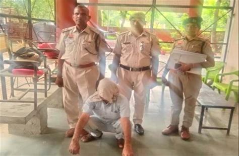 Rewari: स्कूल में नाबालिग छात्राओं से टीचर करता था अश्लील हरकत, पुलिस ...