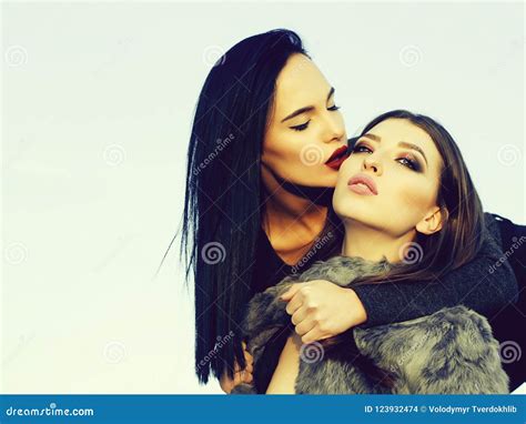 Love Kiss Open Cloth 的图像结果