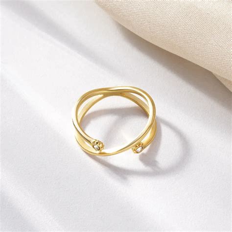 Eternal Embrace Cross Ring – PALMONAS