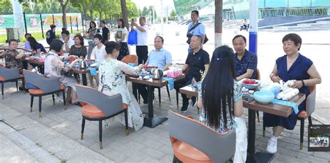 咸阳市老年人掀起学习新媒体抖音热潮_腾讯新闻