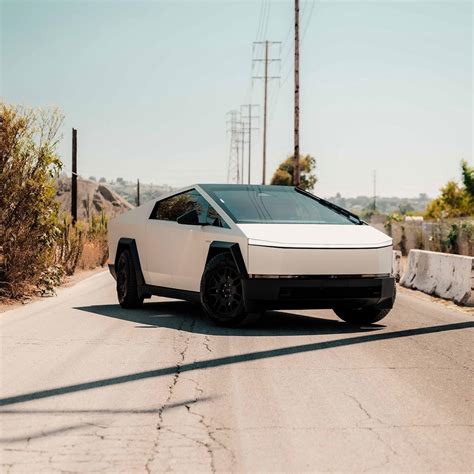 WHITE Vinyl Wrap & PPF Cybertruck -- Photos & Videos | Tesla Cybertruck Forum - Cybertruck ...