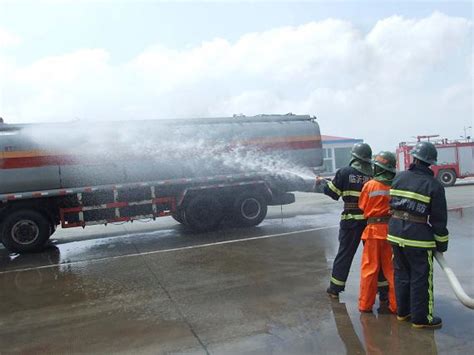 [山东]临沭县举行危险化学品道路运输事故应急救援演练·中国道路运输网