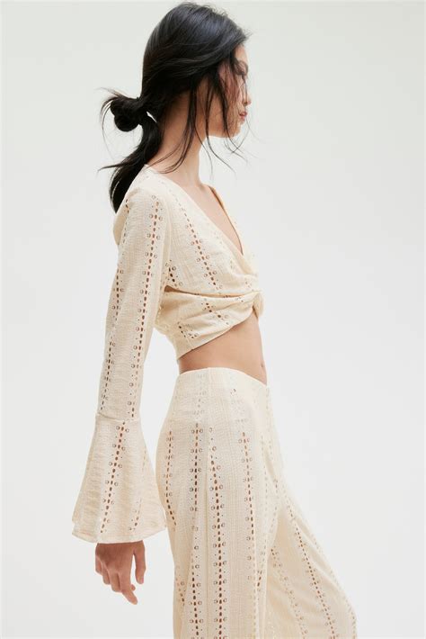 Women's Light beige Cropped twist-detail top | H&M IN