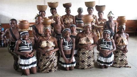 Shona Oral Storytelling: Cultural Narratives in Zimbabwe