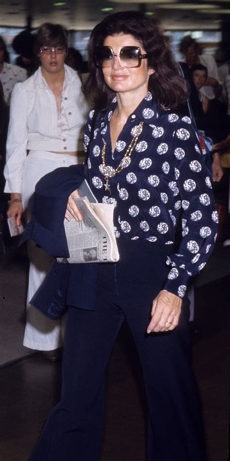 Jackie onassis outfits | Jackie onassis suit, Jacqueline onassis style ...