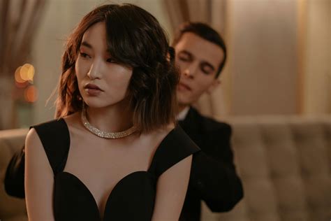 How Do I Choose the Perfect Evening Gown Jewellery? – Silvermerc Designs