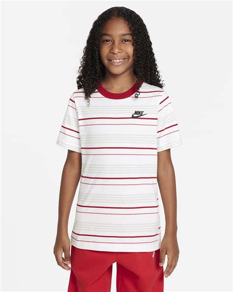 Nike Sportswear Older Kids' T-Shirt. Nike IN