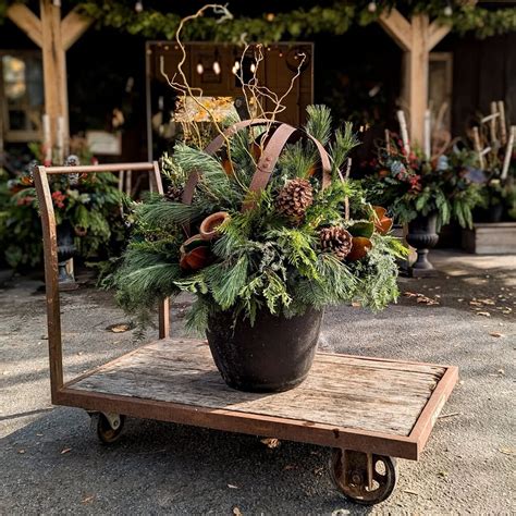 Make An Outdoor Christmas Planter
