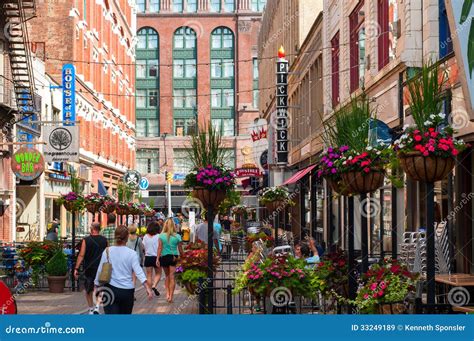 East 4th Street editorial stock image. Image of clubs - 33249189