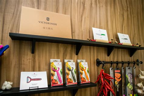 Pop Up Store Creative Design 的图像结果