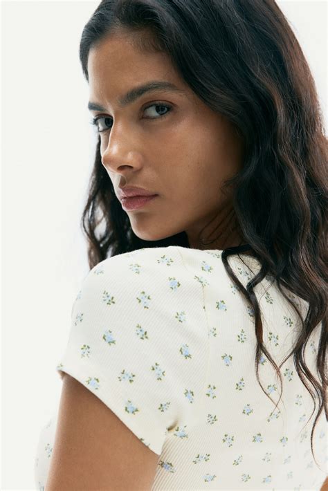 Picot-trimmed ribbed T-shirt - Cream/Floral - Ladies | H&M IN