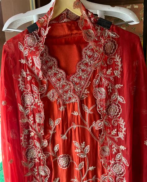 Show our new embroidered Silk Collection – Aisha Creations